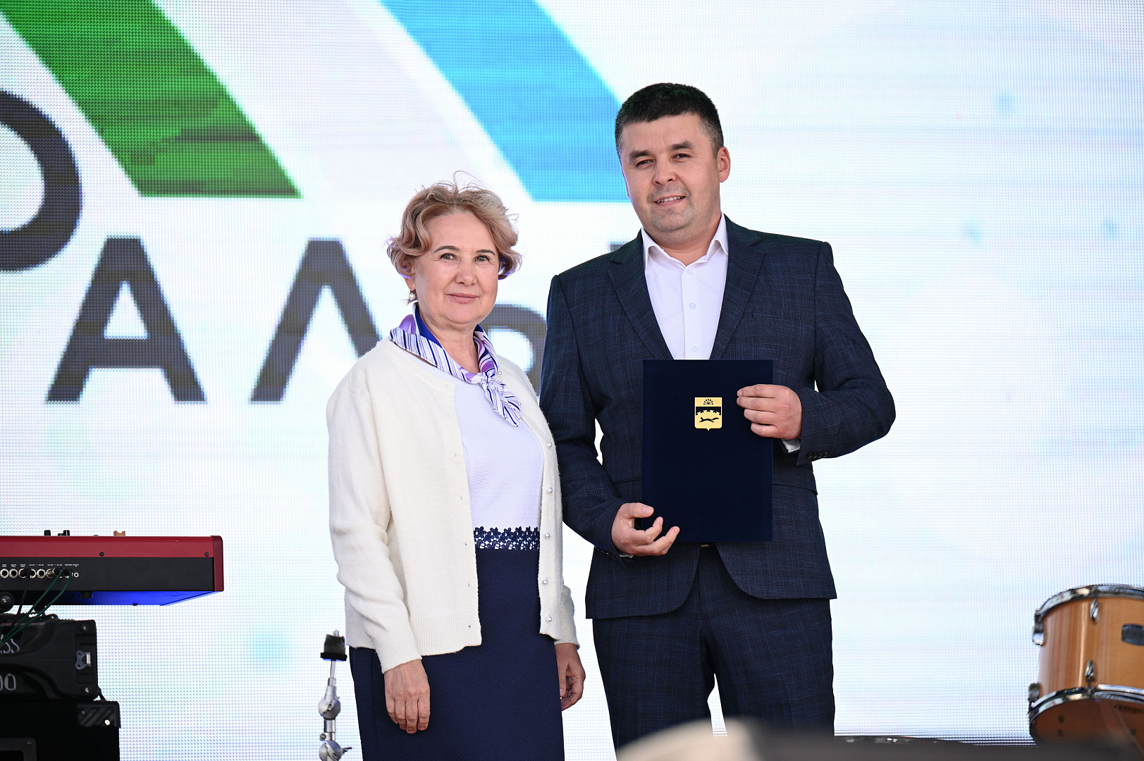 Вручение почетных грамот и благодарственных писем жителям Сибая